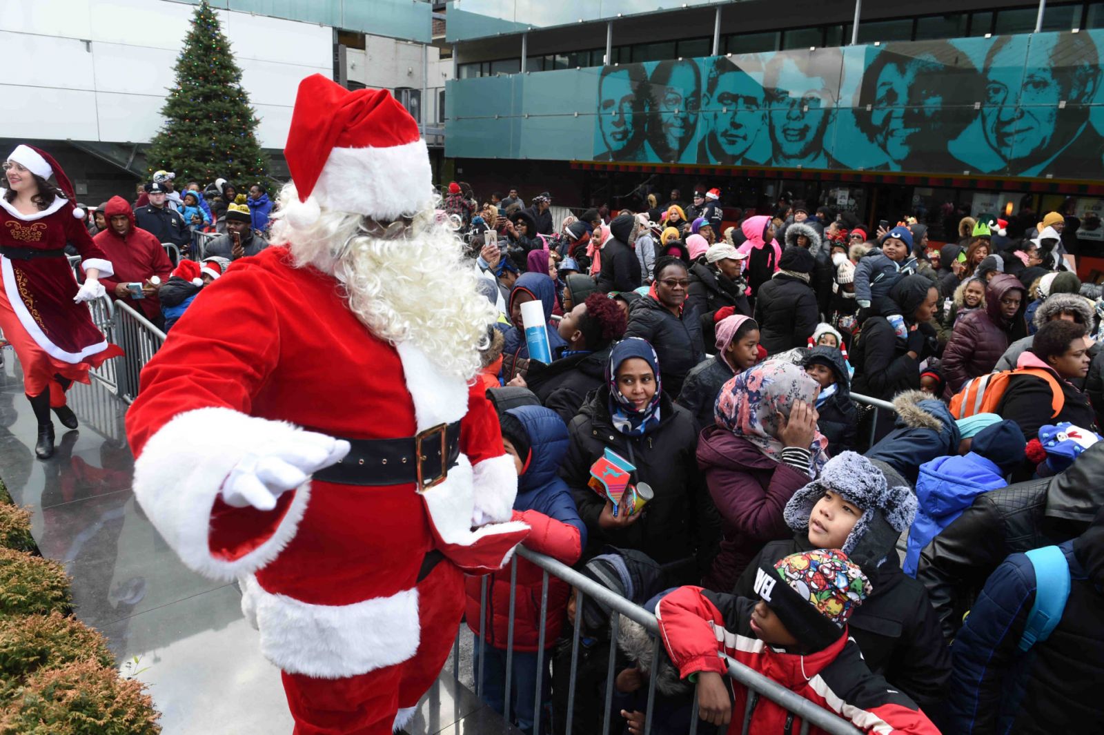 Young Amputee Delivers Christmas Gifts With NYPD